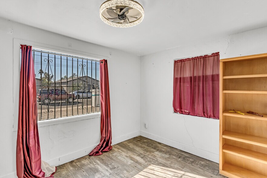 More Photos Of 2901 N Alvernon Way, Tucson Office For Sale