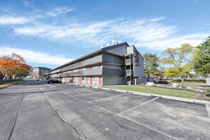 More Photos Of 441 Ackerman Rd, Columbus Hotel For Sale