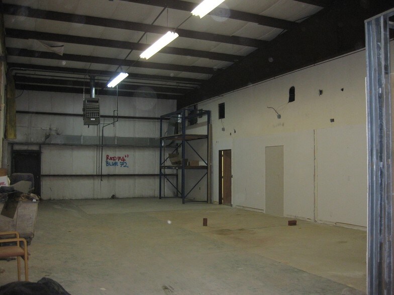 More Photos Of 241 Kuniholm Dr, Holliston Light Distribution For Lease