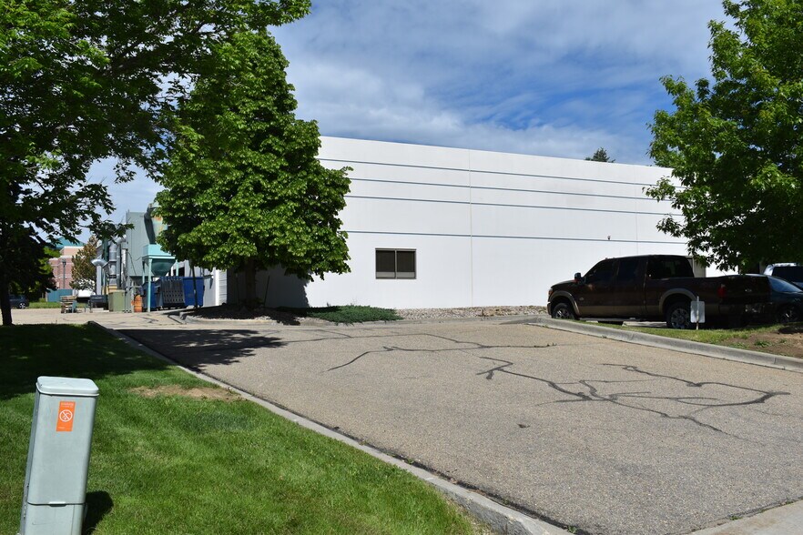 More Photos Of 405 S Pierce Ave, Louisville Warehouse For Lease