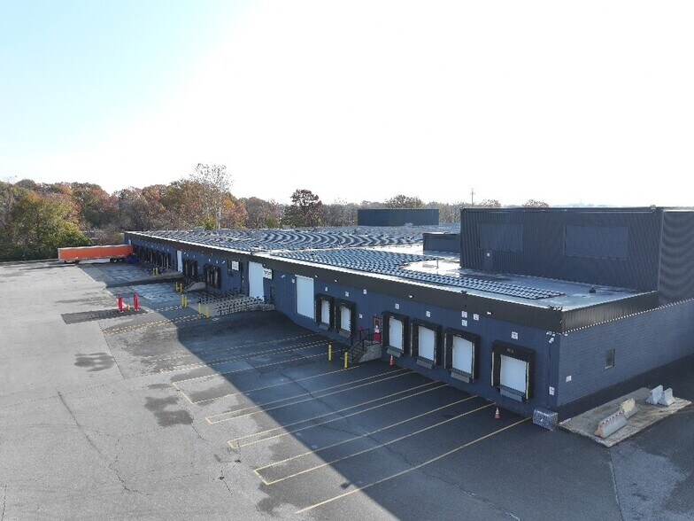 More Photos Of 100 Higginson Ave, Lincoln Distribution For Lease