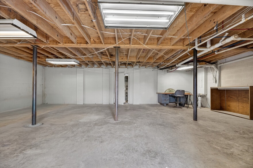 More Photos Of 15391 US Highway 431 S, Glencoe General Retail For Sale