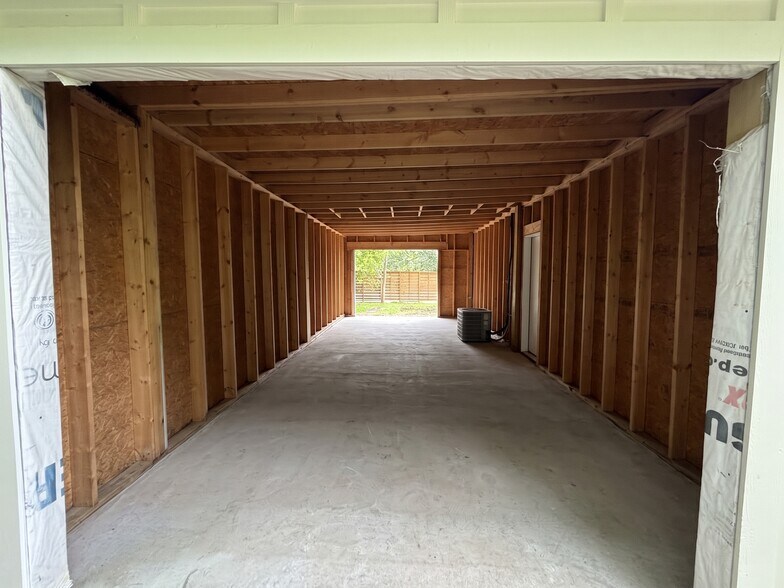 More Photos Of 2550 Sutherland Ave, Knoxville Light Distribution For Lease
