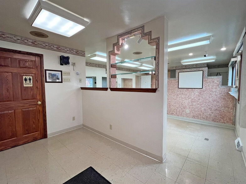 More Photos Of 3567 W 26th St, Erie Freestanding For Sale