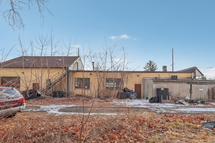 More Photos Of 1741 Princeton Ave, Lawrence Auto Repair For Sale