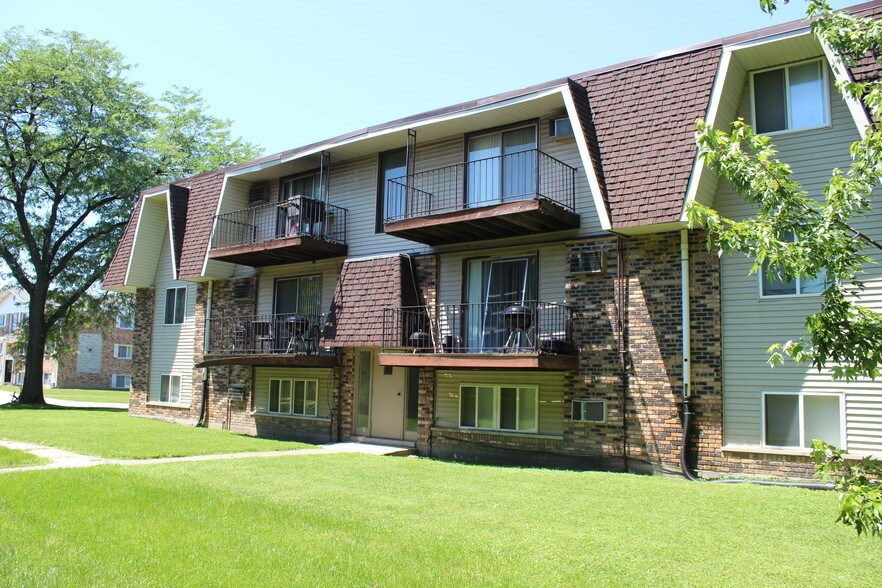 More Photos Of 4300 Lindenwood Dr, Matteson Apartments For Sale