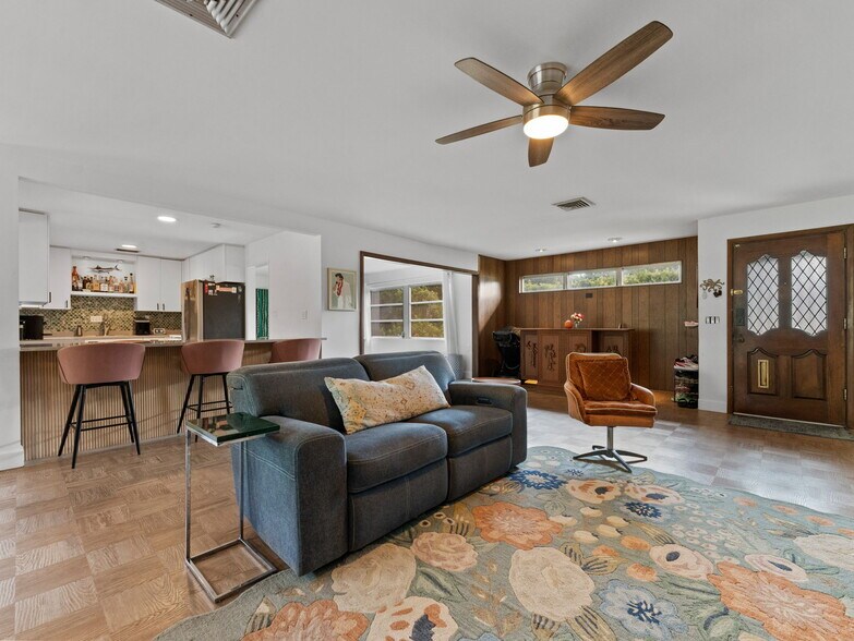 More Photos Of 200 66th St N, Saint Petersburg Office Residential For Sale