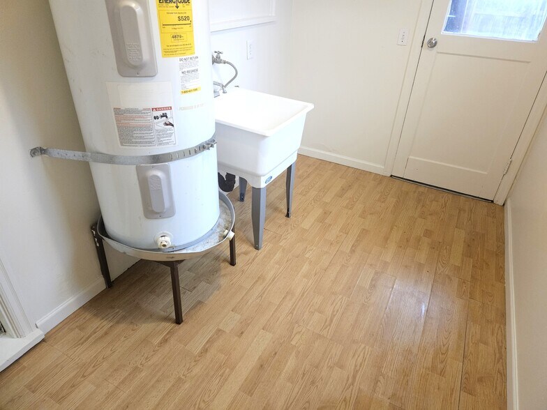 More Photos Of 1233 W 8th Ave, Eugene Apartments For Sale