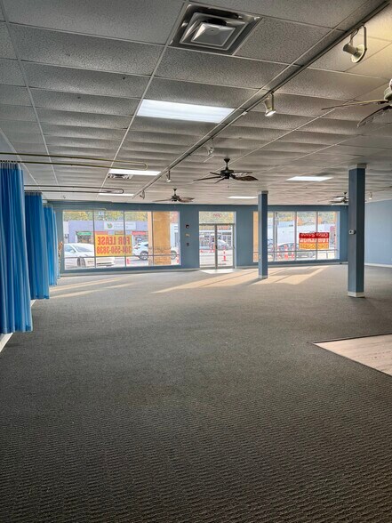 More Photos Of 3712 MacCorkle Ave SE, Charleston Storefront For Sale