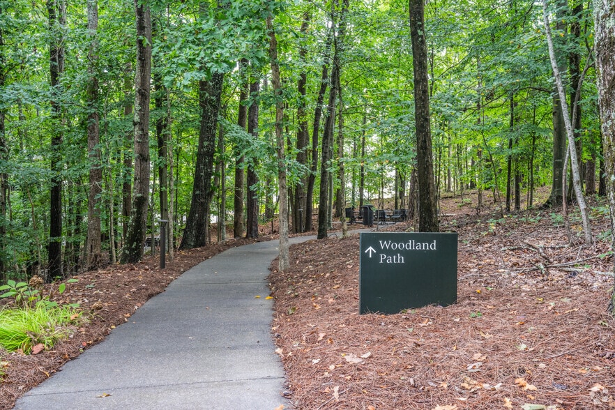 More Photos Of 4100 Wildwood Pky, Atlanta Unknown For Lease