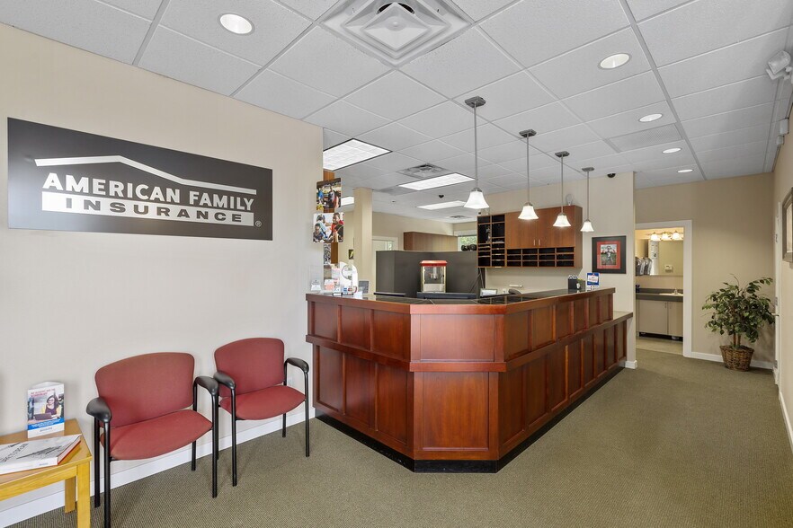 More Photos Of 4061 Eliza Ave, Bellingham Office For Lease