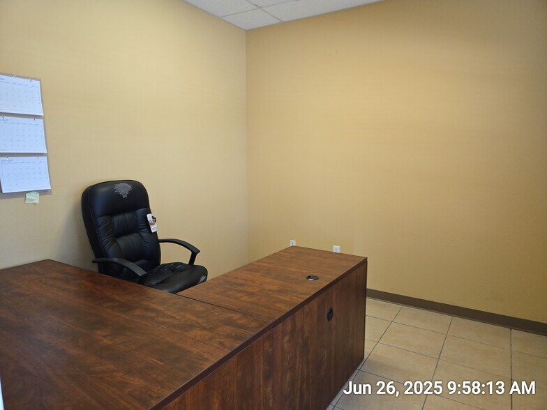 More Photos Of 2314-2326 S Parsons Ave, Seffner Office For Lease