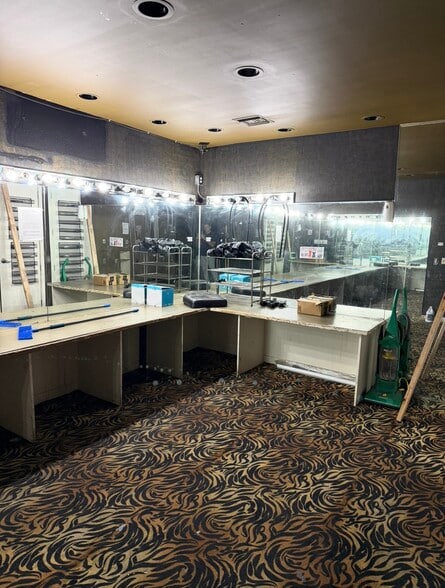 More Photos Of 4516 N 19th Ave, Phoenix Bar For Sale