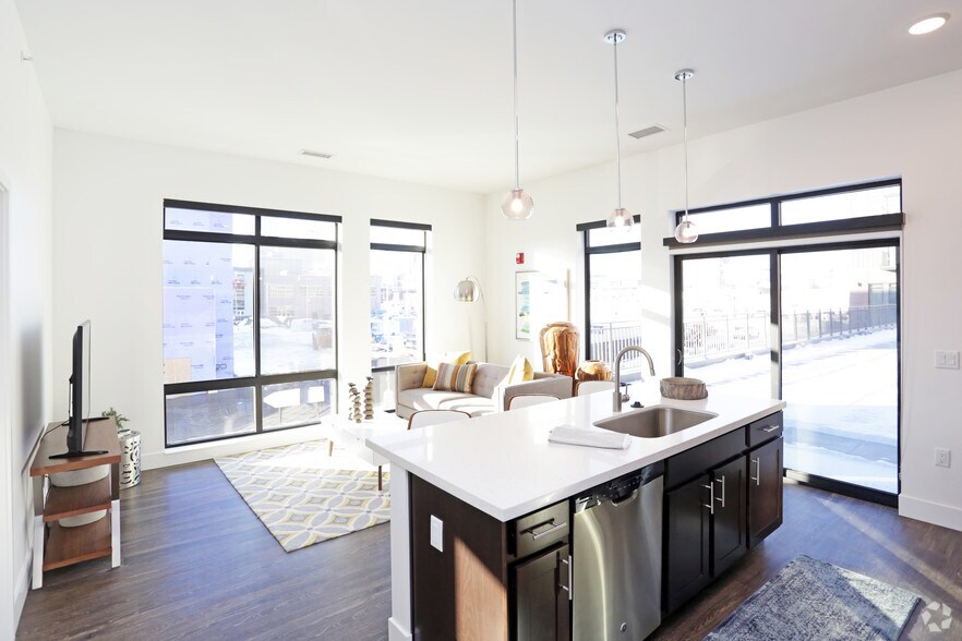 More Photos Of 1415 Cuming St NE, Omaha Apartments For Lease