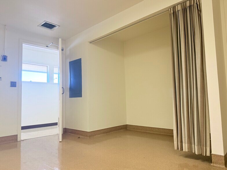 More Photos Of 1820 Oro Dam Blvd E, Oroville Bank For Lease