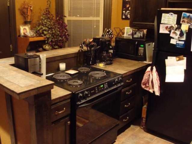 More Photos Of 2242 S Kinnickinnic Ave, Milwaukee Storefront Retail Residential For Lease