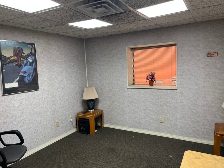 More Photos Of 5013 Park St, Jacksonville Auto Repair For Sale