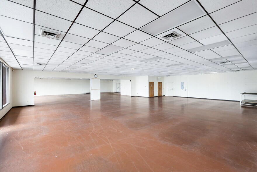 More Photos Of 11211 E Sprague Ave, Spokane Valley Storefront For Sale