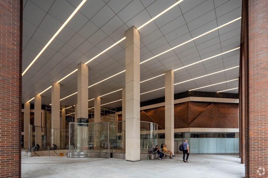More Photos Of 560 Lexington Ave, New York Coworking Space