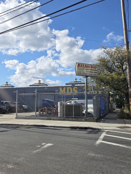 More Photos Of 369 Thomas St, Newark Auto Repair For Sale