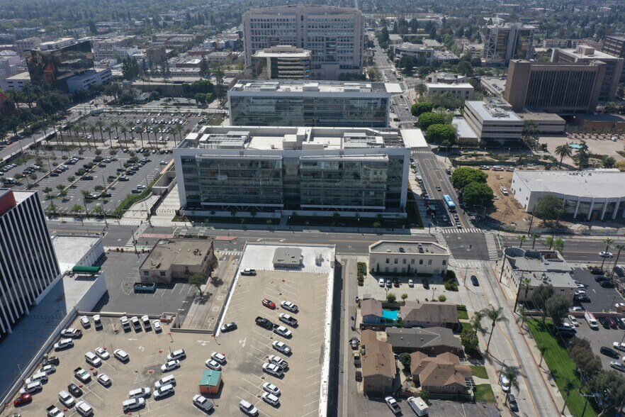 More Photos Of 801 N Ross St, Santa Ana Office For Sale