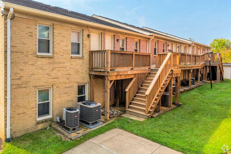 More Photos Of 15801-15811 Crabbs Branch Way, Rockville Office For Sale