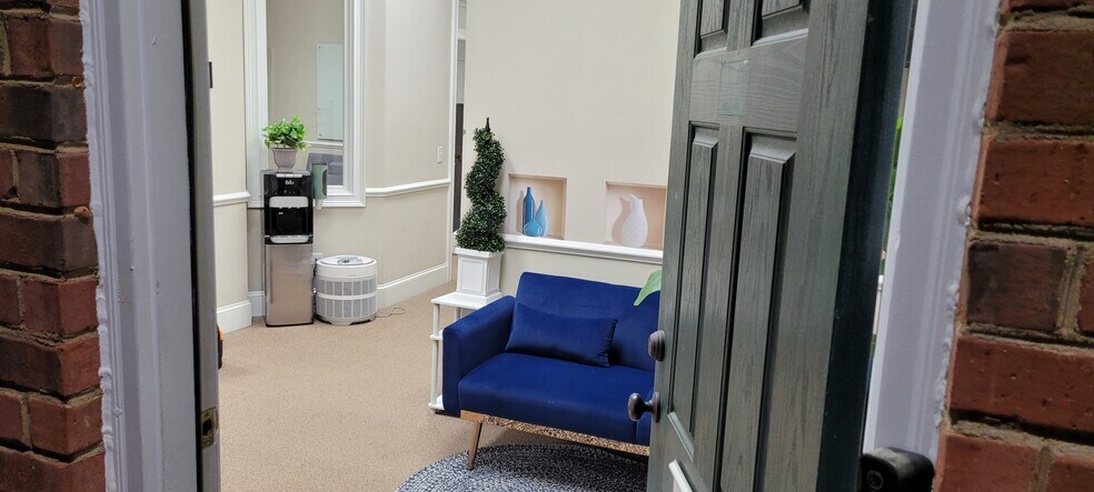 More Photos Of 4994 Lower Roswell Rd, Marietta Office For Lease