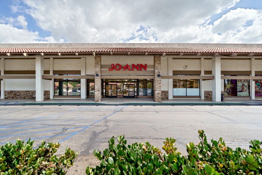 More Photos Of 1300-1530 N Moorpark Rd, Thousand Oaks Unknown For Lease