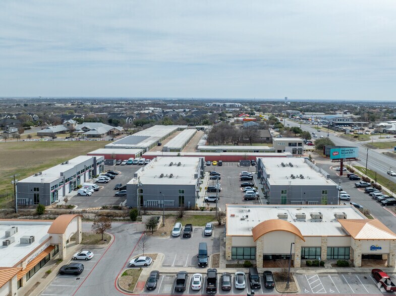 More Photos Of 2512 W Pecan St, Pflugerville Showroom For Sale