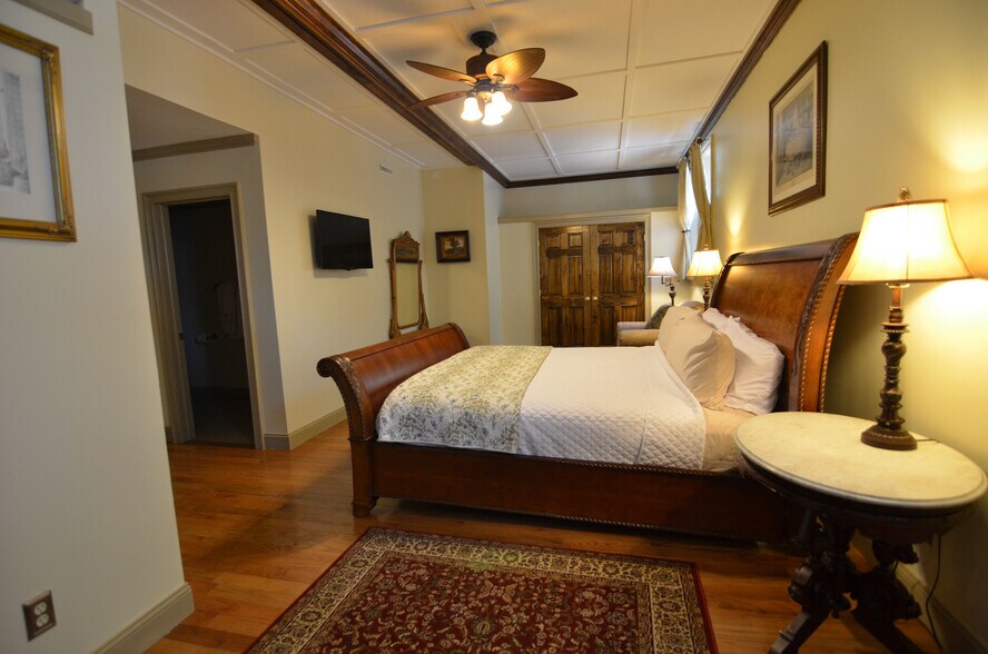 More Photos Of 72 Union Ave, Saratoga Springs Apartments For Sale