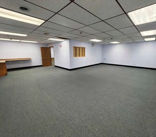 More Photos Of 511-515 Thornhill Dr, Carol Stream Medical For Sale