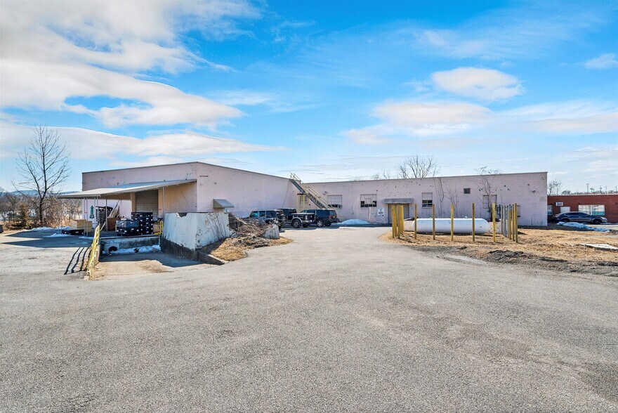 More Photos Of 110 Industrial Rd, New Windsor Township Warehouse For Lease