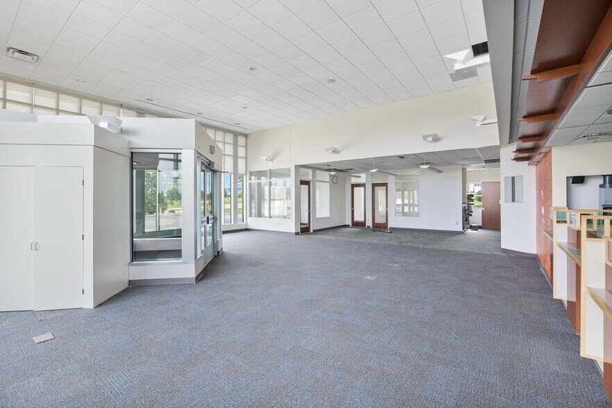 More Photos Of 2001 Shepard Rd, Normal Bank For Sale