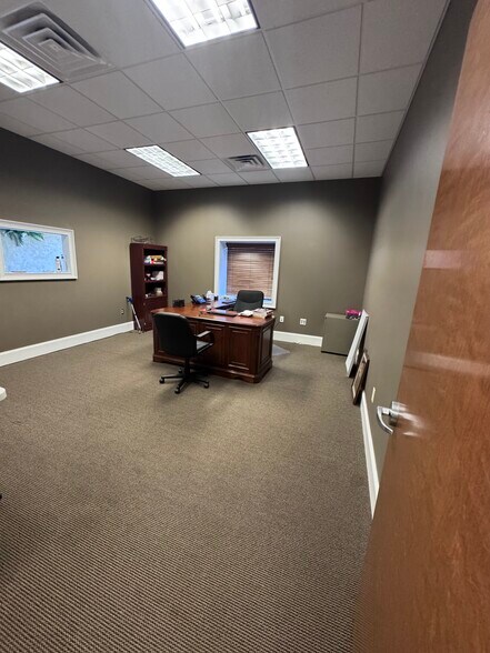 More Photos Of 2355 US Highway 78, Moody Flex For Lease