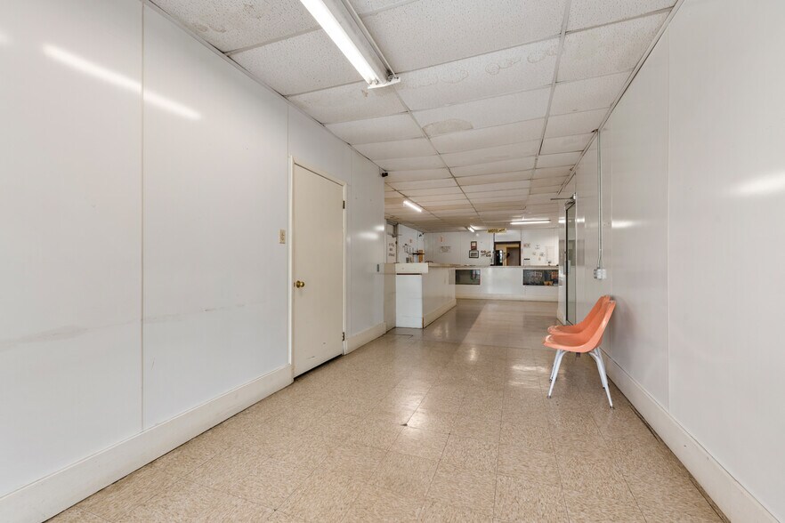 More Photos Of 416 State St, Trinidad Flex For Sale
