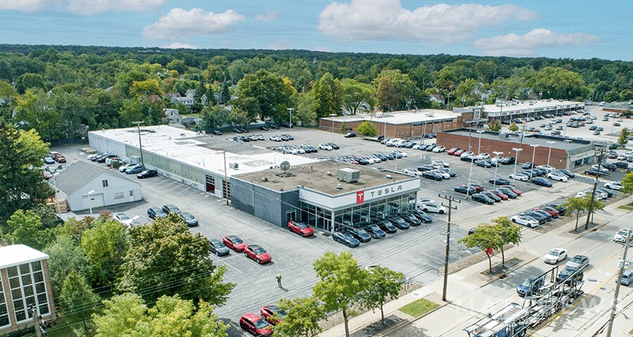 More Photos Of 5180 Mayfield Rd, Lyndhurst Auto Dealership For Sale