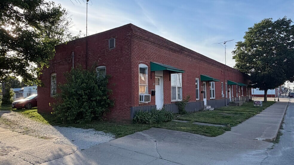 Primary Photo Of 209 S Central Ave, Casey Apartments For Sale