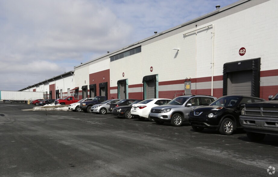 More Photos Of 1026 Reeves St, Dunmore Warehouse For Lease