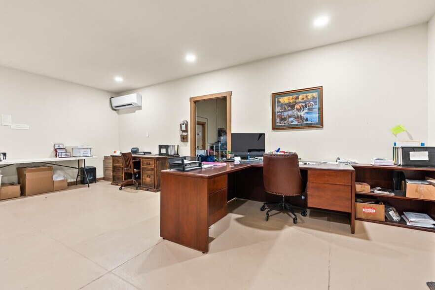 More Photos Of 102 W Elm St, Hillsboro Storefront Retail Office For Sale