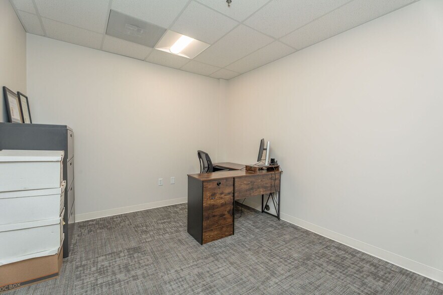 More Photos Of 2246 Zurich Dr, Fort Collins Warehouse For Lease