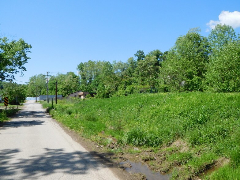 More Photos Of 212 Flint St, Clarksburg Service For Sale