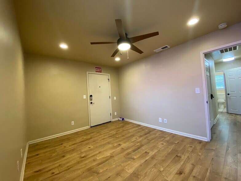 More Photos Of 525 W Kettleman Ln, Lodi Office For Lease