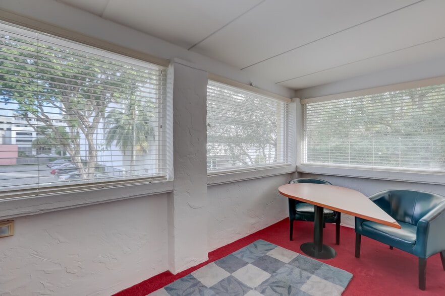 More Photos Of 8 SE 8th St, Fort Lauderdale Office For Sale