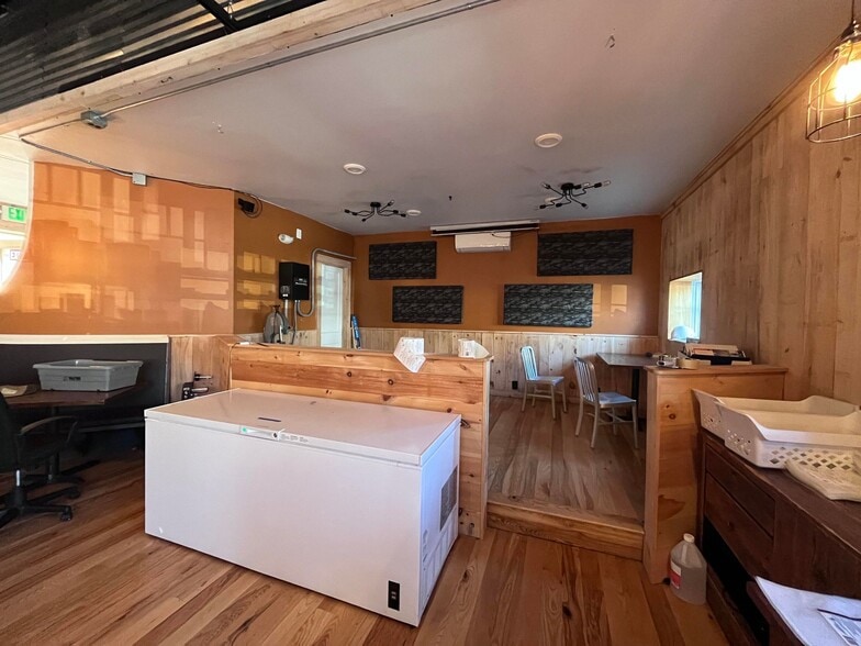 More Photos Of 18 Village Green Way, Southwest Harbor Restaurant For Lease