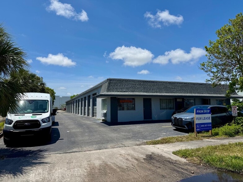 More Photos Of 1330 S Killian Dr, Lake Park Warehouse For Lease
