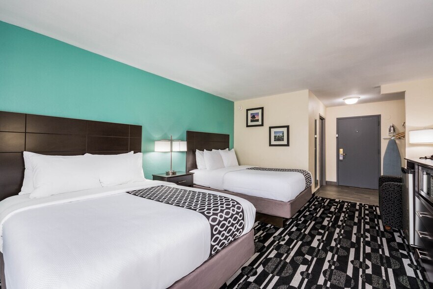 More Photos Of 2001 E Reno Ave, Oklahoma City Hotel For Sale