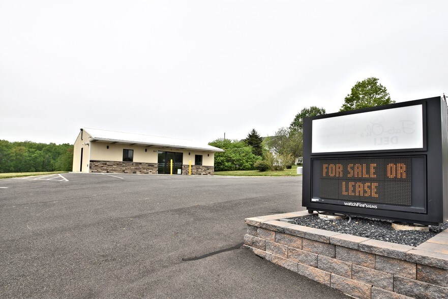 More Photos Of 397 Swamp Pike, Schwenksville Restaurant For Sale