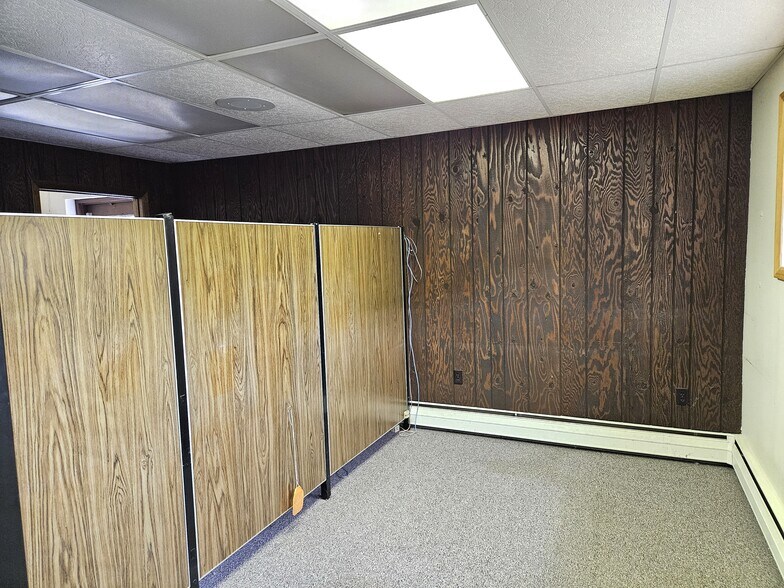 More Photos Of 15 E Eau Claire St, Rice Lake Office For Sale