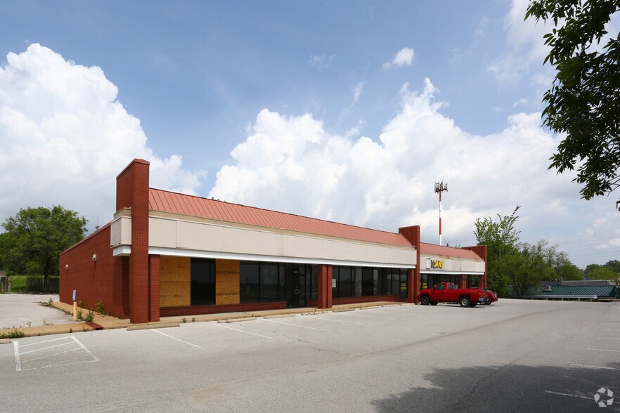 More Photos Of 3629-3639 N Lindbergh Blvd, Saint Ann Storefront For Lease