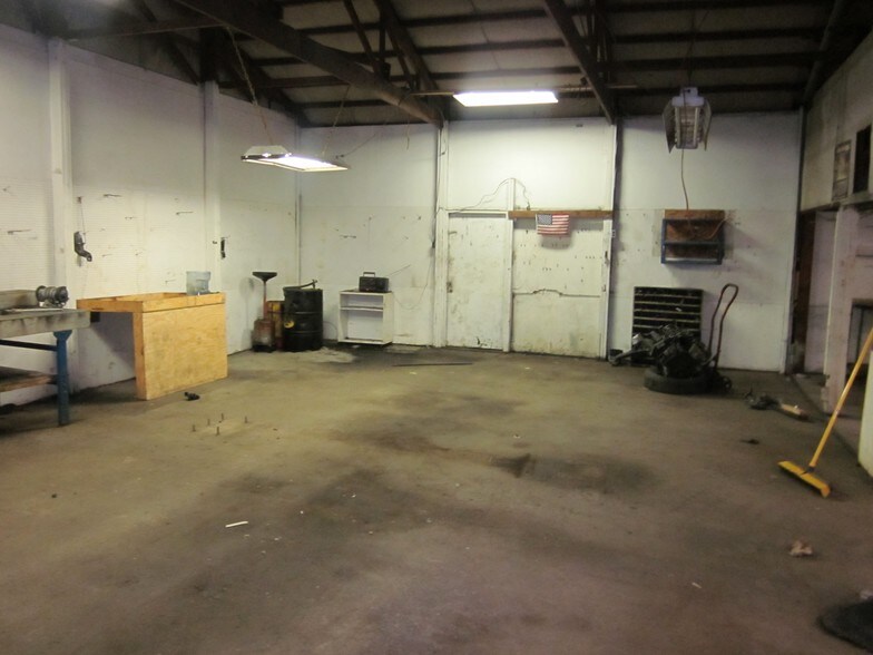 More Photos Of 15045 Maccorkle Ave, Cabin Creek Auto Repair For Sale